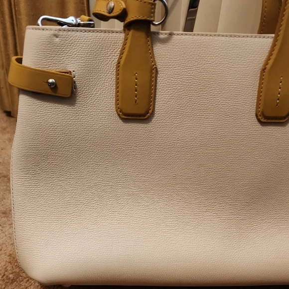 Burberry Banner Leather Tote Bag in Ivory with Tan leather details - Picture 12 of 16